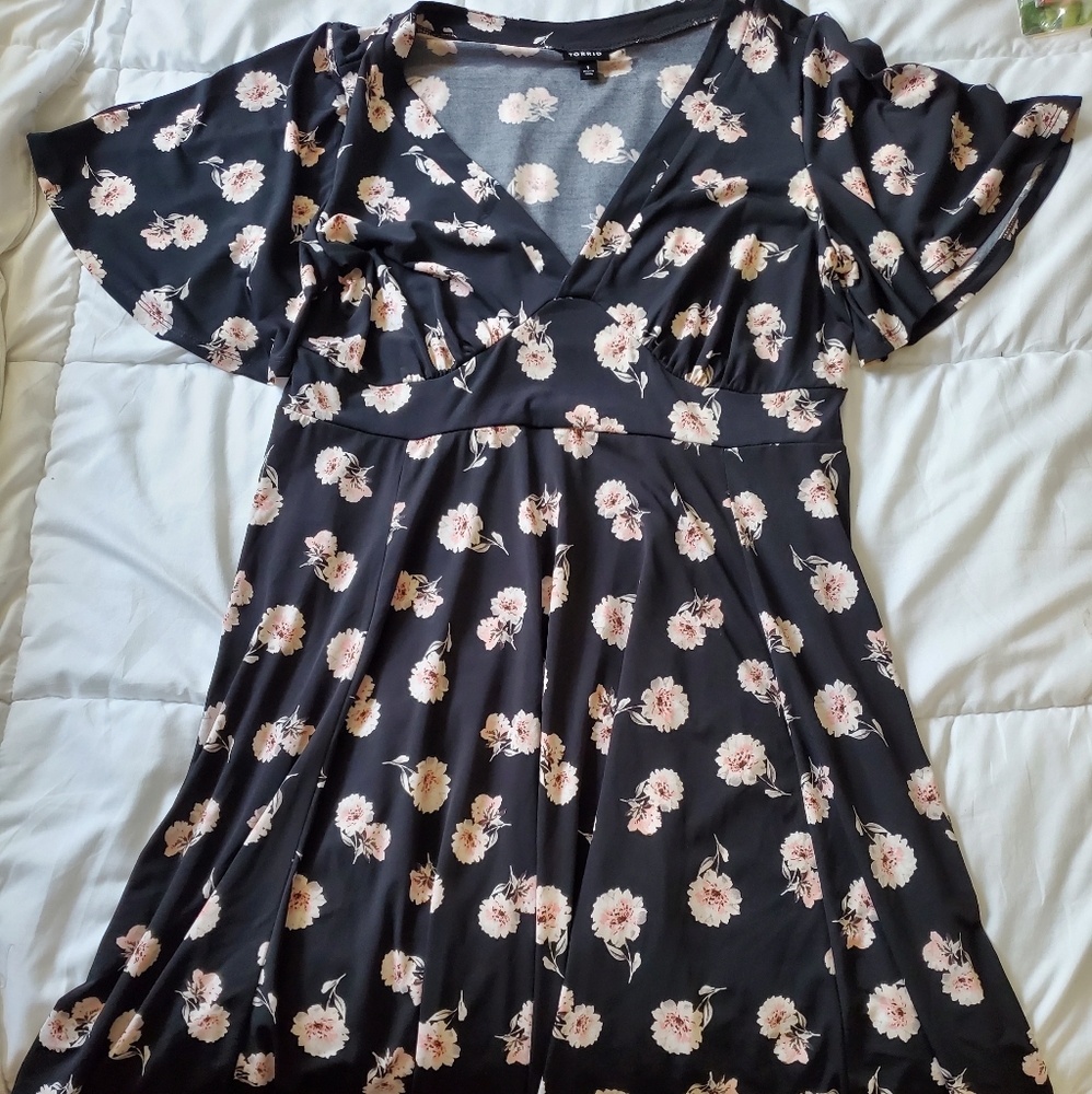 Torrid dress with flutter sleeves